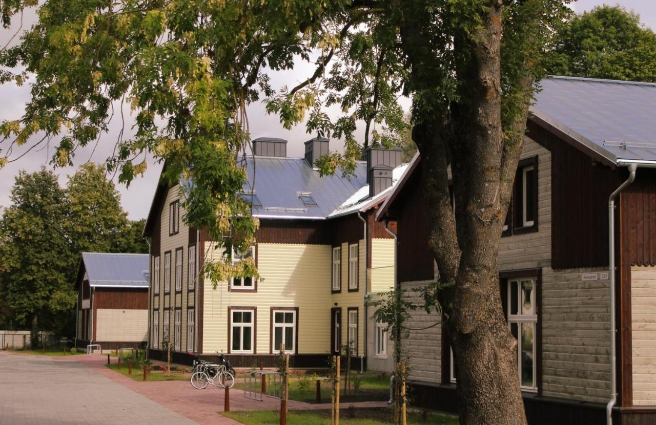 Emajoe Keeltekool Apartment Tartu Exteriör bild