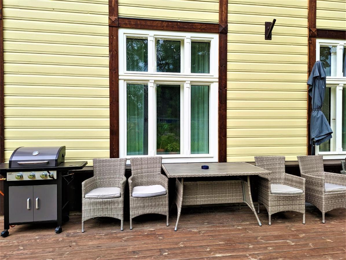 Emajoe Keeltekool Apartment Tartu Exteriör bild